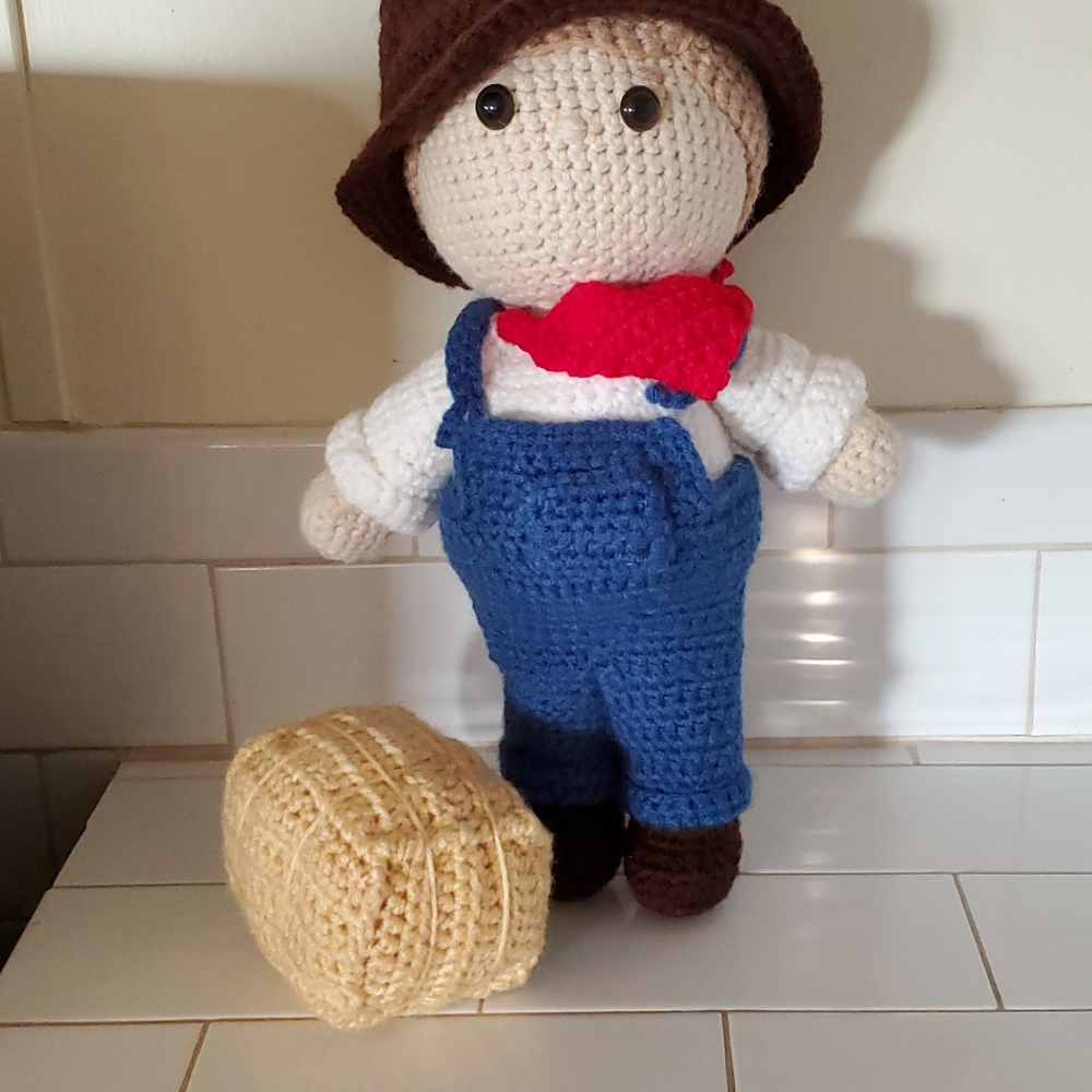 Crochet farm boy with straw.CAN TAKE ORDERS can pick your colors